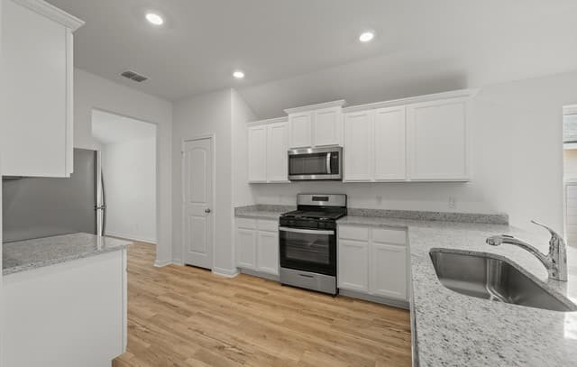 4022  Lena Gardens, Von Ormy, TX 78073 — photo 11