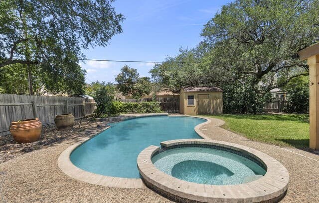 2807  Burnt Oak St, San Antonio, TX 78232 — photo 3