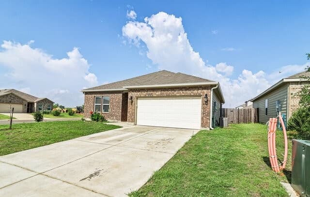 20045  Huckleberry St, Lytle, TX 78052 — photo 5