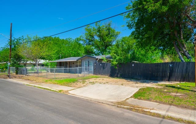 971  Chalmers Ave, San Antonio, TX 78211 — photo 25