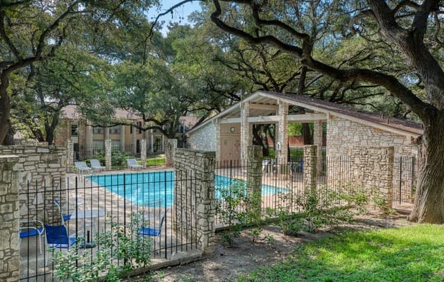 11303  Vance Jackson Unit L2, San Antonio, TX 78230 — photo 18