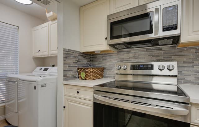 11303  Vance Jackson Unit L2, San Antonio, TX 78230 — photo 22