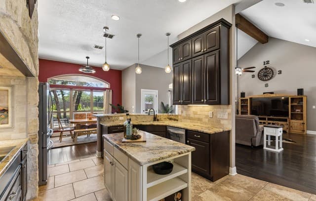 148  Woodlands, La Vernia, TX 78121 — photo 2