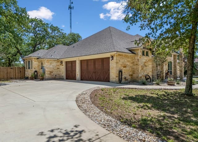 148  Woodlands, La Vernia, TX 78121 — photo 20