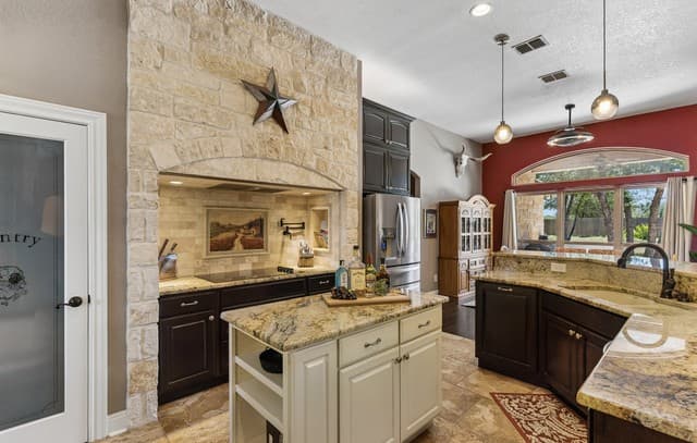 148  Woodlands, La Vernia, TX 78121 — photo 3
