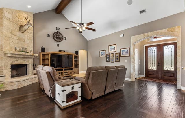148  Woodlands, La Vernia, TX 78121 — photo 8