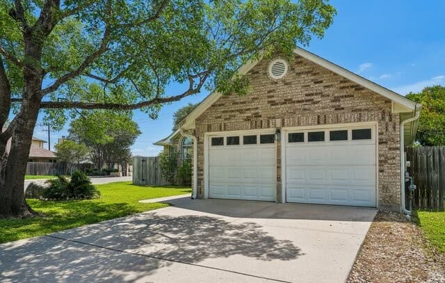 3522  Lake Towne Ct, San Antonio, TX 78217 — photo 2