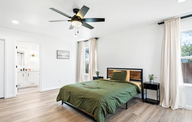 1102  Burleson, San Antonio, TX 78202 — photo 11