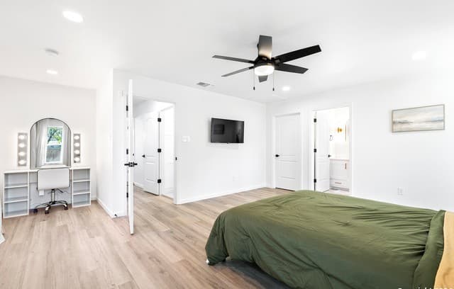 1102  Burleson, San Antonio, TX 78202 — photo 12