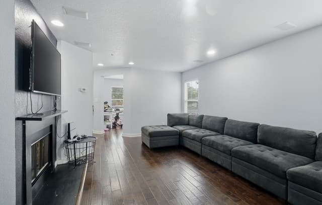 13707  York Woods, San Antonio, TX 78249 — photo 3