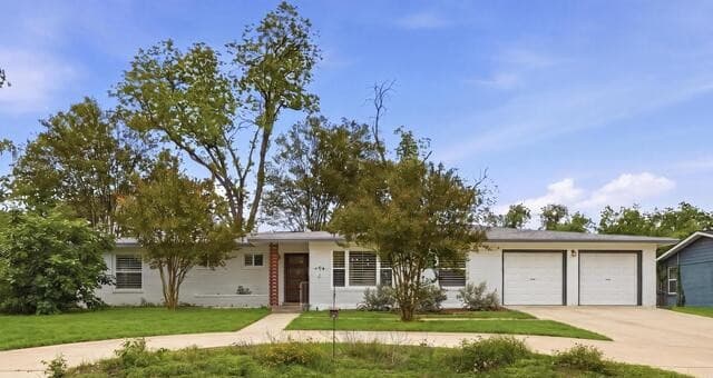 506 Oakleaf Dr