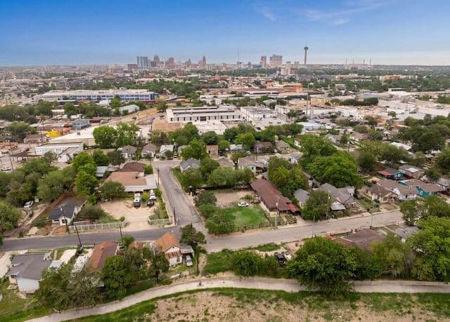 239  Forrest Ave, San Antonio, TX 78204 — photo 4