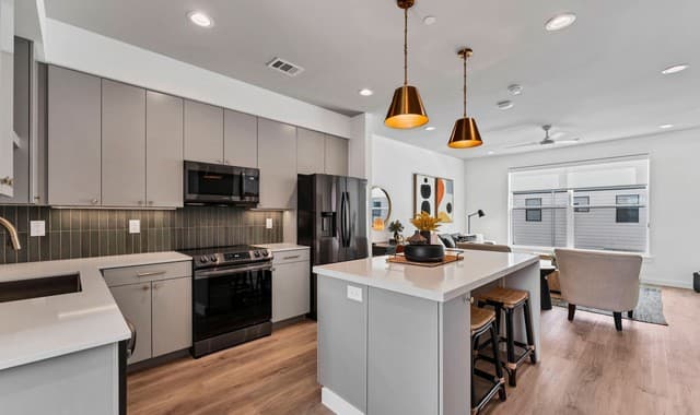 1208 N Academy Unit UNIT 3205