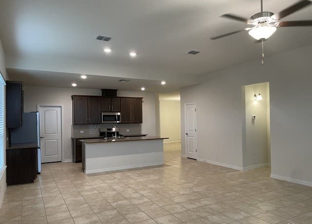 2241  Windswept Way, New Braunfels, TX 78132 — photo 3