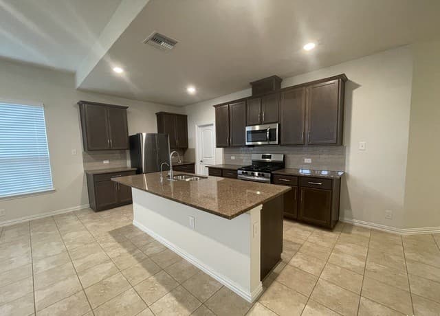 2241  Windswept Way, New Braunfels, TX 78132 — photo 5