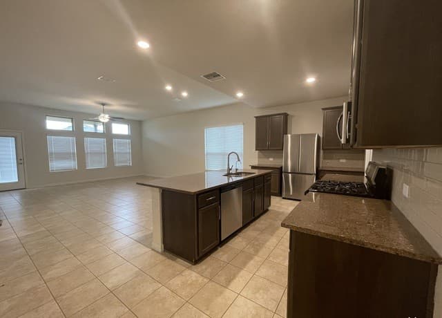2241  Windswept Way, New Braunfels, TX 78132 — photo 6