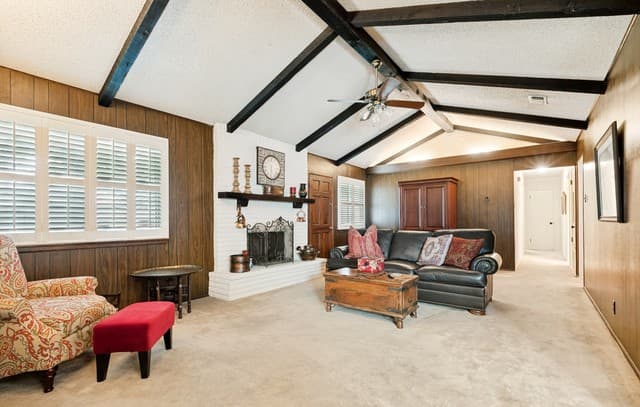 5819  Dean Martin St, San Antonio, TX 78240 — photo 2