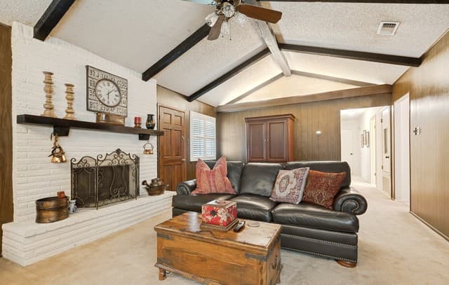 5819  Dean Martin St, San Antonio, TX 78240 — photo 4