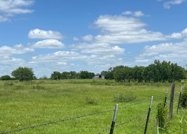 4612  County Road 117, Floresville, TX 78114 — photo 12