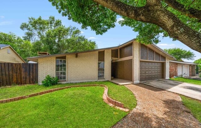 5001  Wedgewood Dr, Schertz, TX 78108 — photo 4