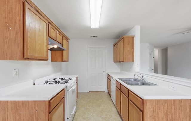 8434  Trumpet Circle, Converse, TX 78109 — photo 10
