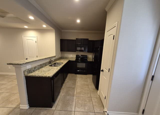 6618  Arancione Ave. Unit 103, San Antonio, TX 78233 — photo 6