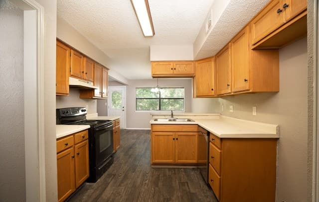 12150/12152  Vista Nogal St, San Antonio, TX 78213 — photo 20