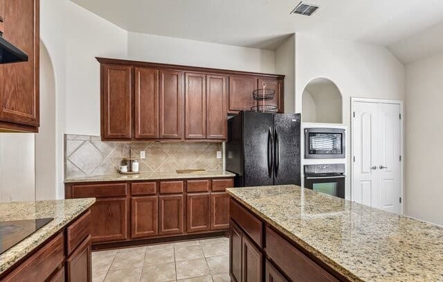 24806  Cloudy Crk, San Antonio, TX 78255 — photo 16