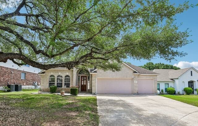24806  Cloudy Crk, San Antonio, TX 78255 — photo 2
