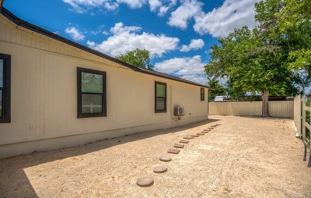 8701  County Road 128, Floresville, TX 78114 — photo 25