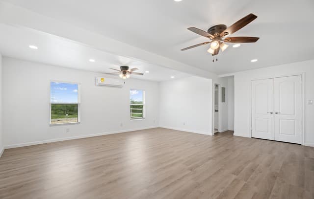 8701  County Road 128, Floresville, TX 78114 — photo 9