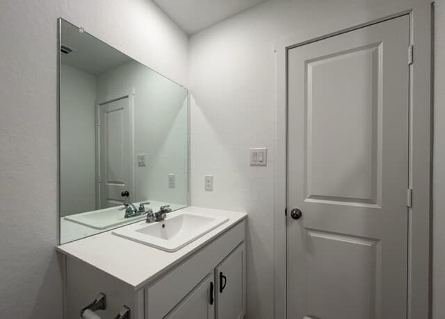 6914  Dorato Ridge, Elmendorf, TX 78112 — photo 20