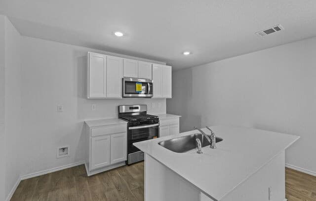 16035  Mahogany Way, Elmendorf, TX 78112 — photo 5