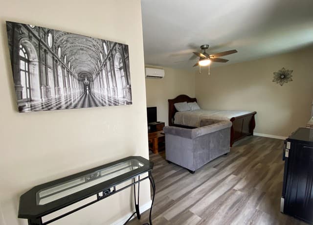 107 W Jewell St Unit BLDG B, San Antonio, TX 78226 — photo 2