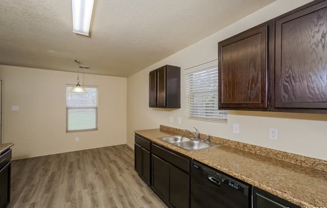 7539  Spanish Dagger, San Antonio, TX 78218 — photo 2