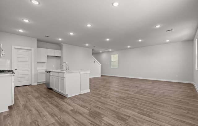 9947  Chavaneaux Lndg, San Antonio, TX 78221 — photo 6