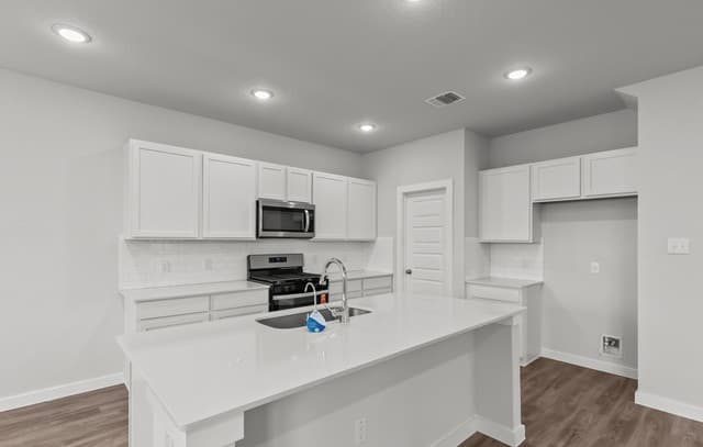 9947  Chavaneaux Lndg, San Antonio, TX 78221 — photo 8