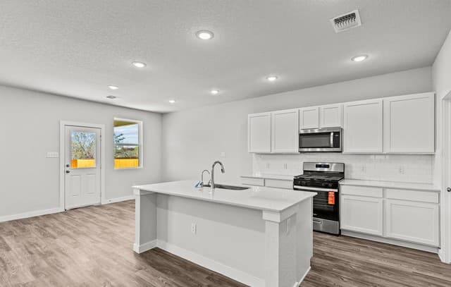 9947  Chavaneaux Lndg, San Antonio, TX 78221 — photo 9