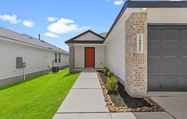 16055  Mahogany Way, Elmendorf, TX 78112 — photo 2