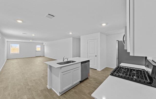 16055  Mahogany Way, Elmendorf, TX 78112 — photo 7