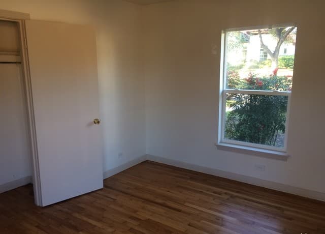 1204  Wiltshire Ave, Terrell Hills, TX 78209 — photo 12