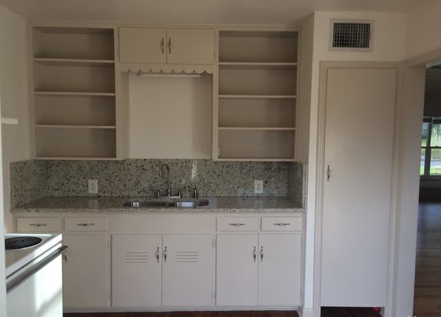 1204  Wiltshire Ave, Terrell Hills, TX 78209 — photo 9