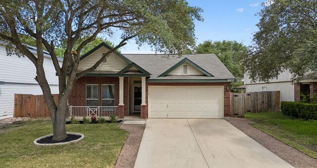 8927 Interlachen