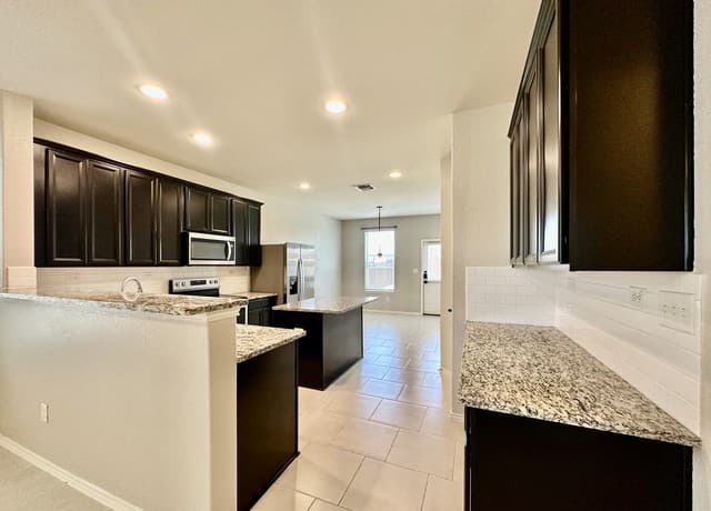 452  Holly Bush, New Braunfels, TX 78130 — photo 11