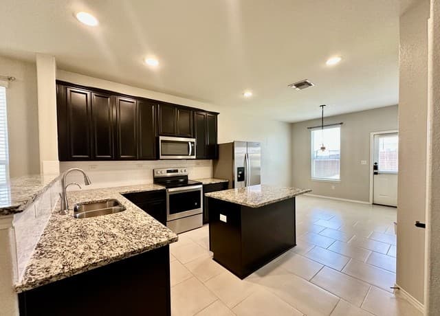 452  Holly Bush, New Braunfels, TX 78130 — photo 12