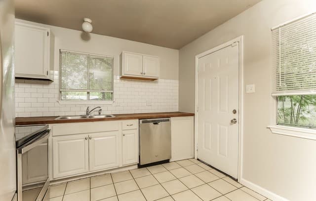738  Sterling Drive, San Antonio, TX 78220 — photo 5