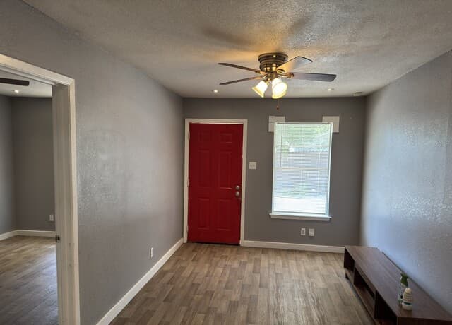 3614  Neer Unit 7, San Antonio, TX 78201 — photo 2
