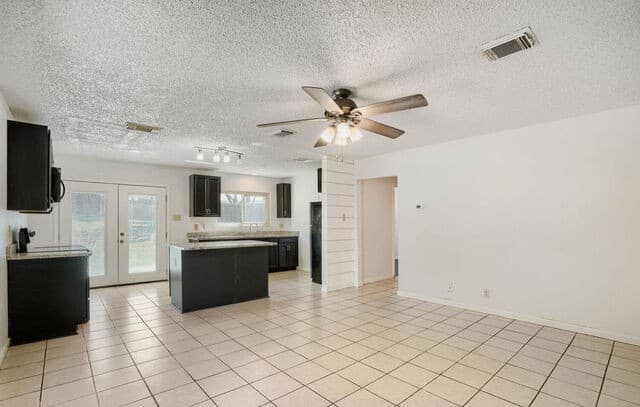 5942  Hidden Glade, San Antonio, TX 78250 — photo 2