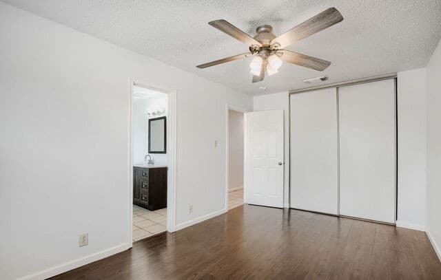 5942  Hidden Glade, San Antonio, TX 78250 — photo 5