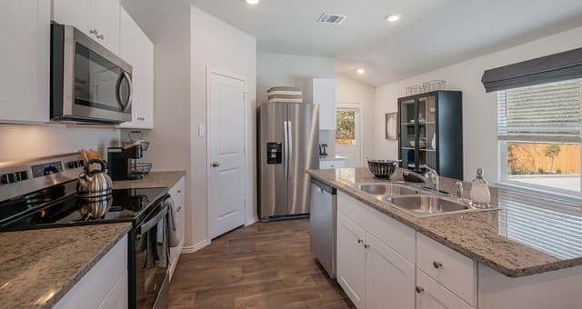3615  Rock Garden Way, San Antonio, TX 78222 — photo 9